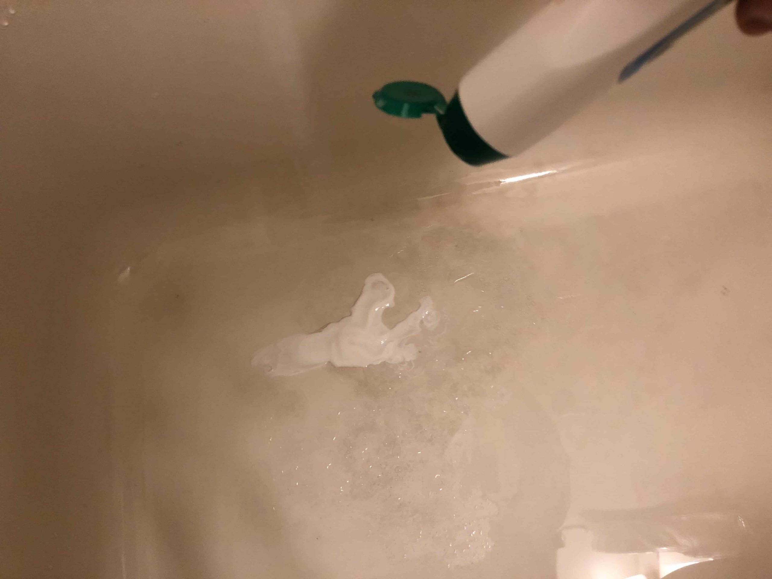 超簡単 浴槽についた水垢を落とす方法 サンパチブログ
